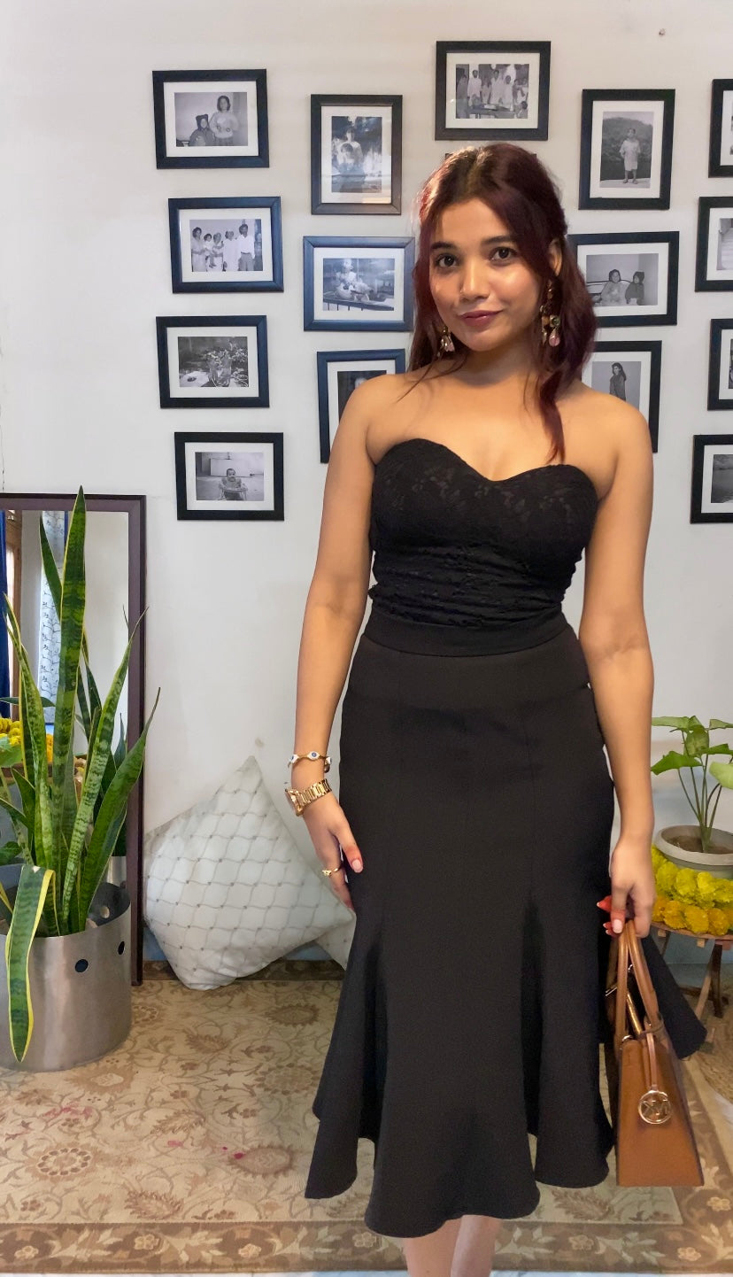 Black Mermaid Skirt for Women – Elegant Mermaid Silhouette Midi