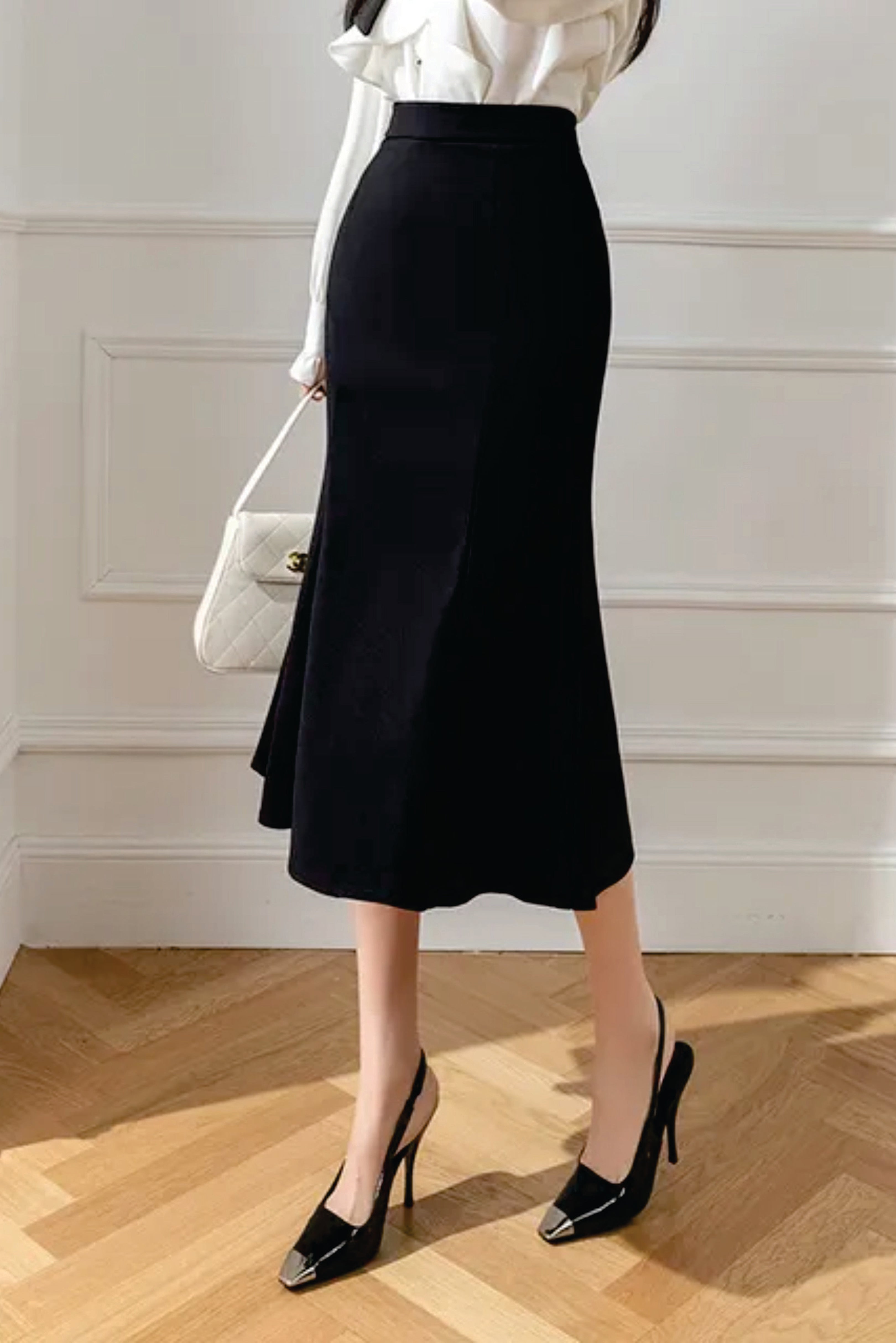 Black Mermaid Skirt for Women – Elegant Mermaid Silhouette Midi