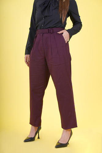 Co-ord Set - Notch Collar Cropped Blazer & High Rise Pleated Parallel Trousers - This chic blazer features a classic notch collar and a trendy cropped length, making it a versatile addition to your wardrobe. The trousers feature a flattering high-waist design with elegant pleats, offering a classic yet versatile look. Crafted with attention to detail and comfort in mind, they provide a tailored fit suitable for various events.